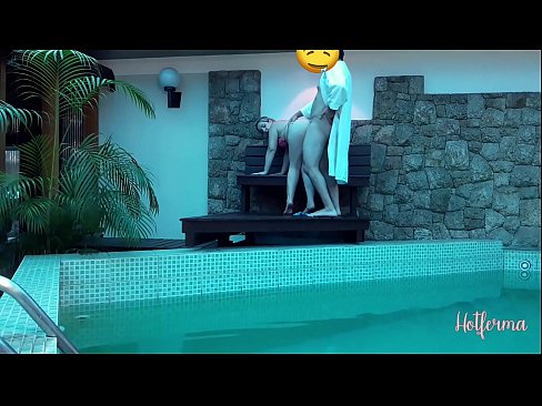 ❤️ Bòs envite sèvant nan pisin lan, men li pa t 'kapab reziste yon cho ❤️ Fucking nan ht.pornogroupp.ru ﹏